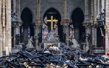 notre-dame-de-paris-main-altar-after-fire